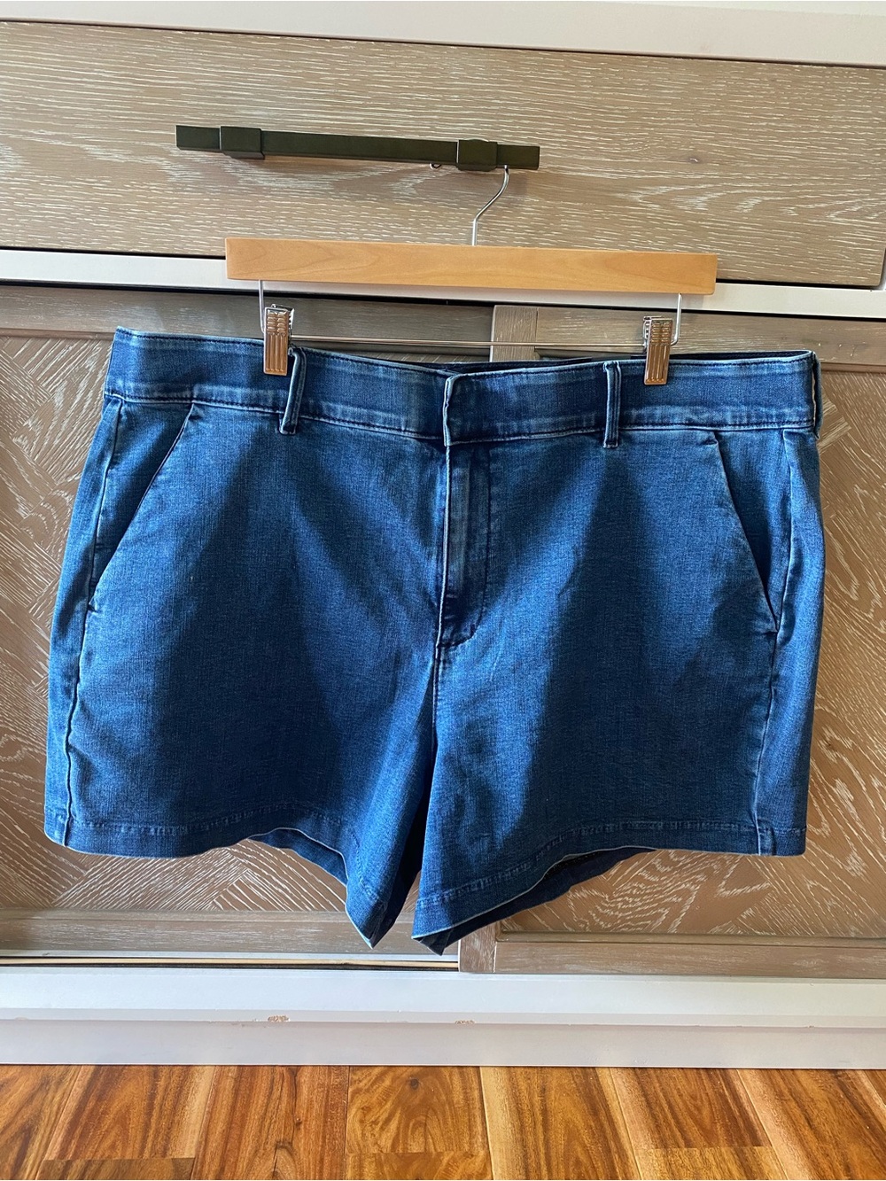 NWT Torrid Super Soft Denim Trouser Short Casual Resort Summer Wear Size 20 - Picture 1 of 9